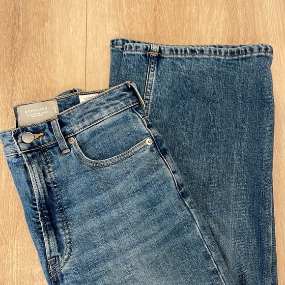 Everlane Pants - Everlane Way-High® Sailor Jean
25 27.5" Inseam / Sail Blue
Quantity: 1